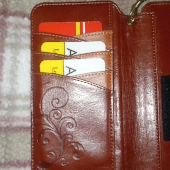 Cornmi womens leather wristlet - Picture 11 of 16